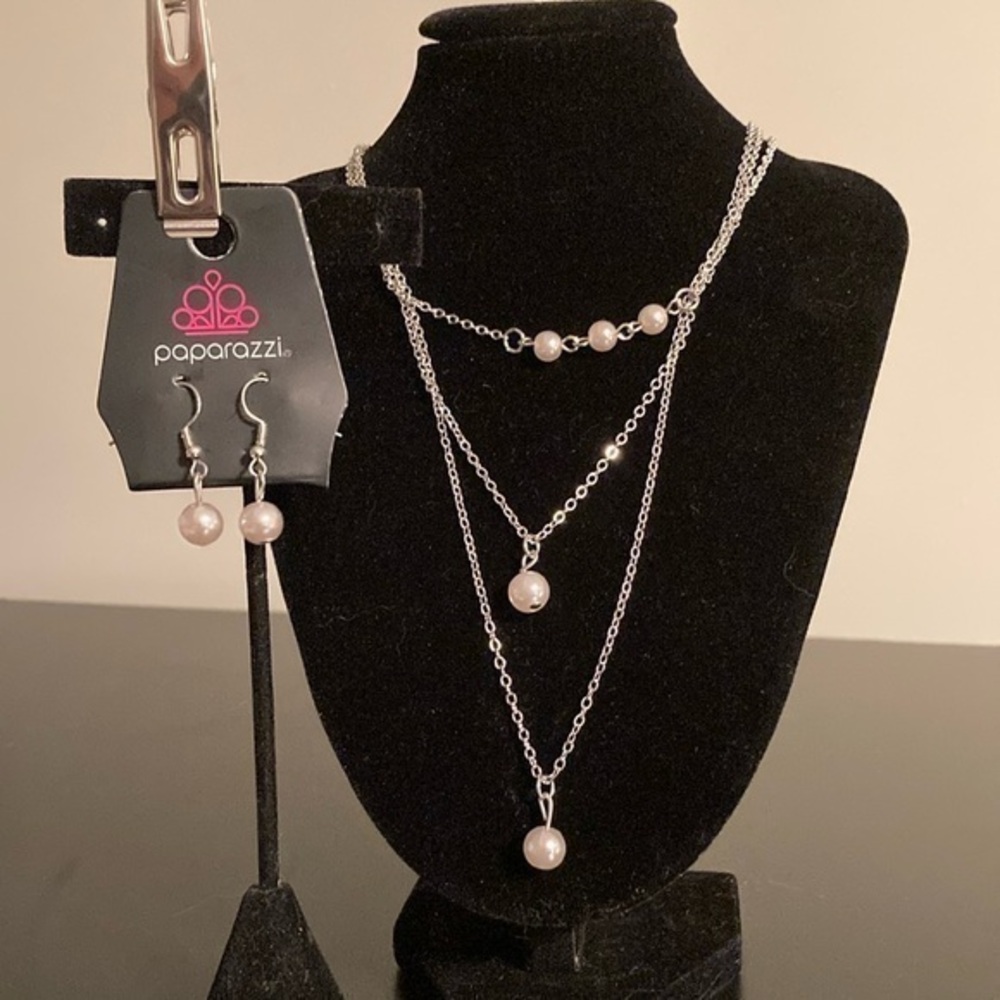 Paparazzi Silver and White Pearl Necklace Set